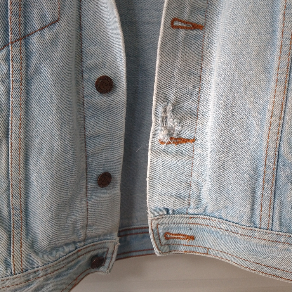 Denim jacket - Picture 3 of 4